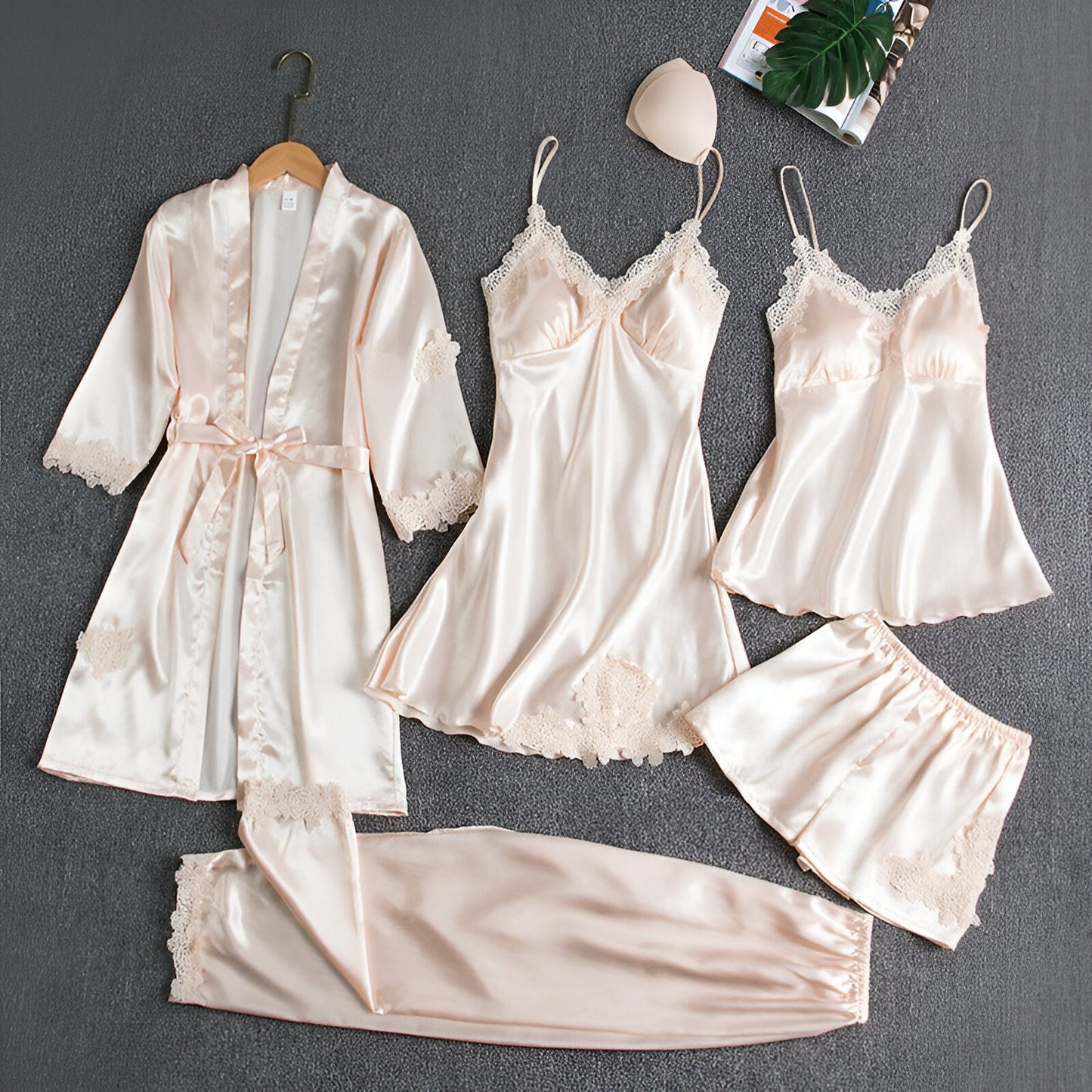 Olivia - Luxury Pyjama Set